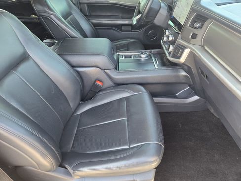 Used 2022 Ford Expedition XLT RWD image 13