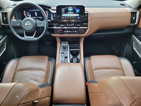 Used 2024 Nissan Pathfinder Platinum w/ Cargo Package image 19