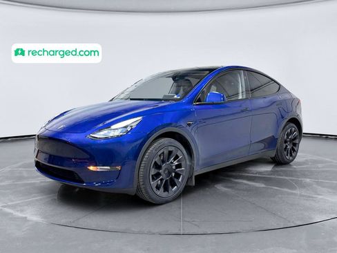 Used 2024 Tesla Model Y Long Range AWD/4WD image 1