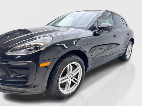 Used 2024 Porsche Macan AWD/4WD image 11