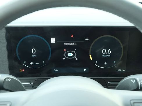 Used 2024 Hyundai Kona SEL w/ Convenience Package image 13