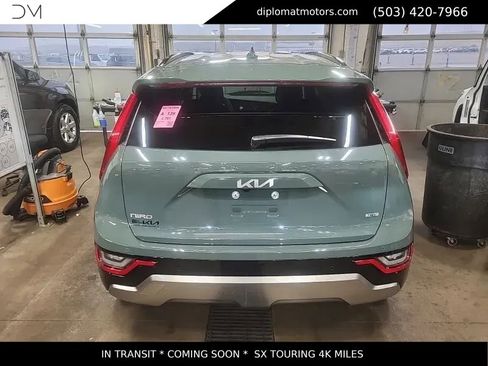 Used 2023 Kia Niro SX Touring FWD image 5