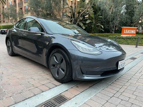 Used 2020 Tesla Model 3 Standard Range Plus RWD image 2