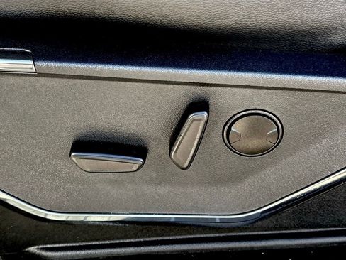 Used 2024 Ford F150 Lariat w/ FX4 Off-Road Package image 15