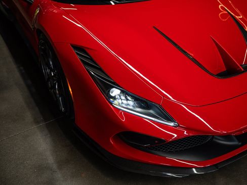 Used 2021 Ferrari F8 Tributo RWD image 14