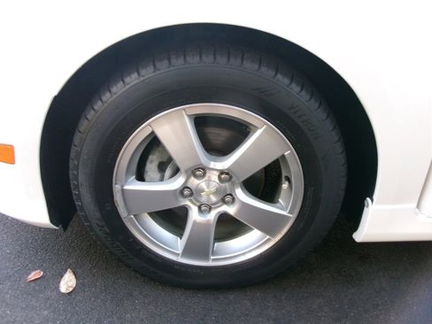 Used 2014 Chevrolet Cruze LT w/ Enhanced Safety Package image 38