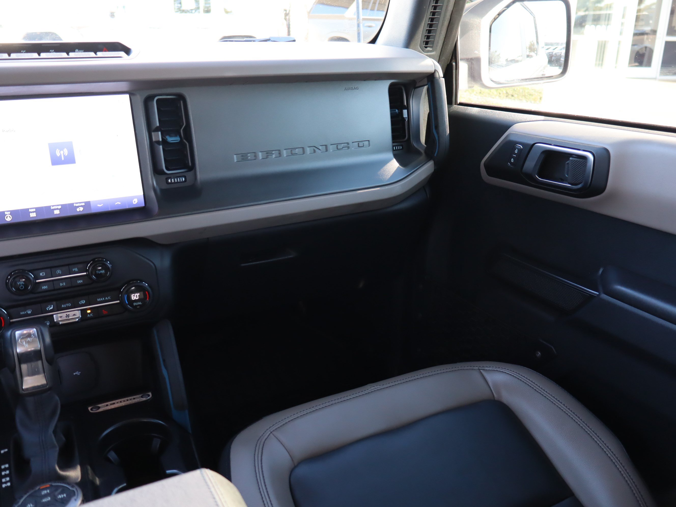 Used 2024 Ford Bronco Wildtrak AWD/4WD image 16