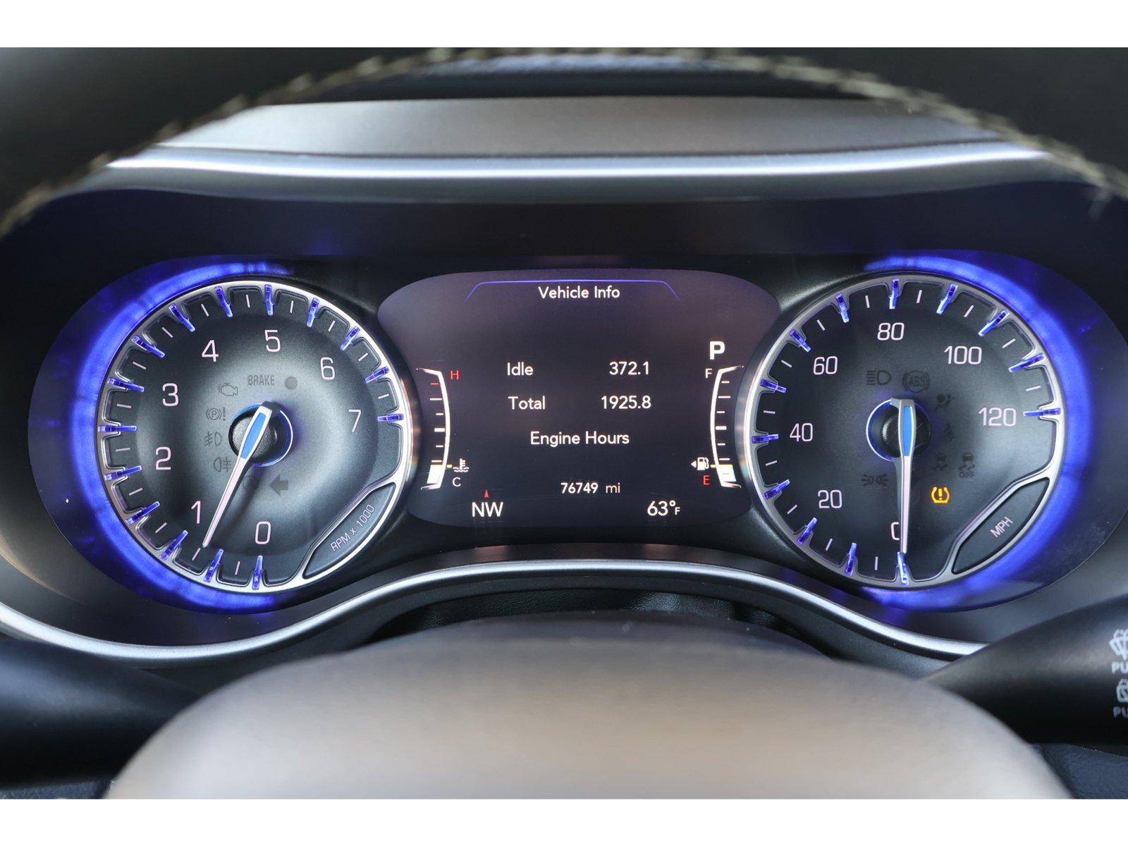 Used 2024 Chrysler Pacifica Touring-L FWD image 30