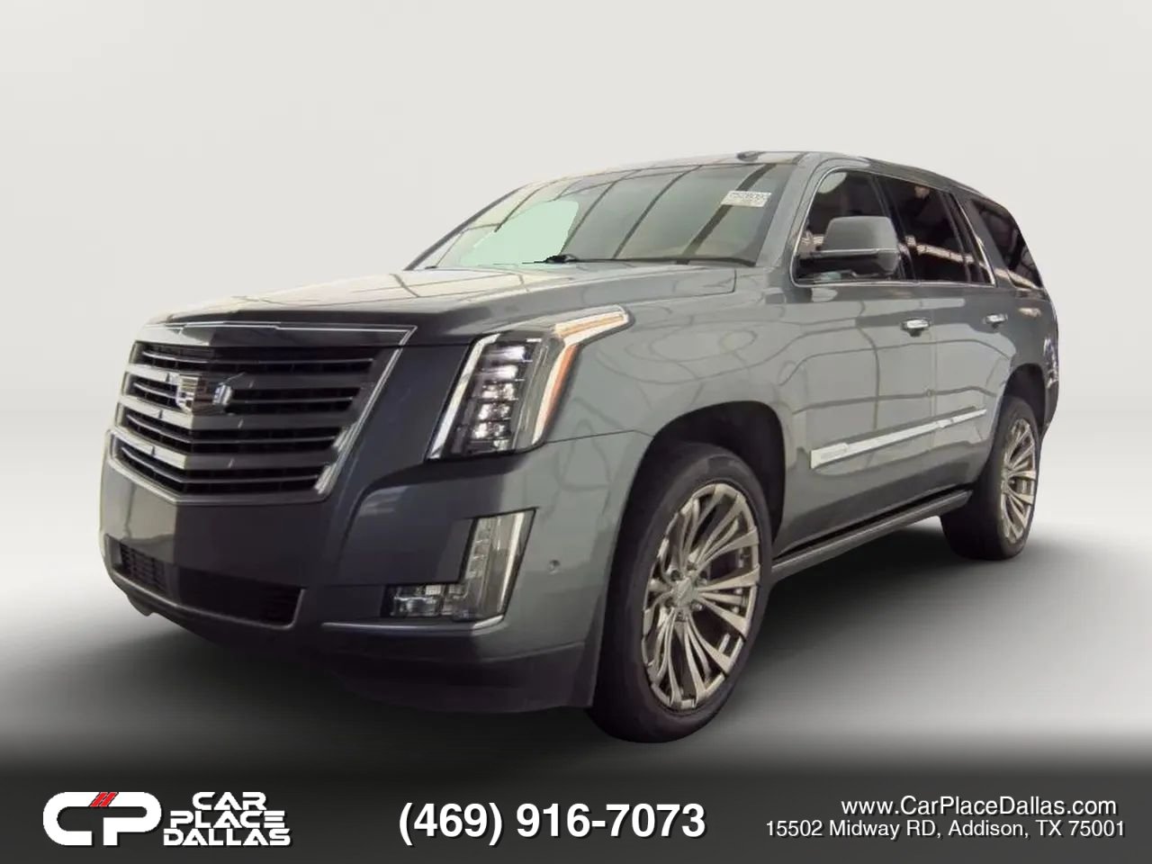 Used 2018 Cadillac Escalade Platinum RWD image 2