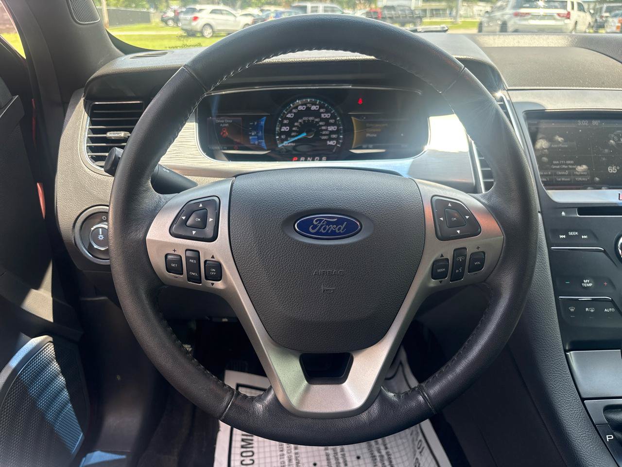 Used 2015 Ford Taurus SEL w/ Equipment Group 201A FWD image 10