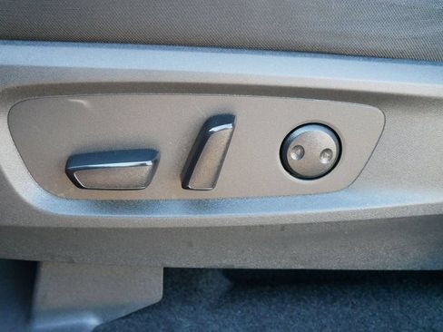 Used 2022 Nissan Pathfinder SV AWD/4WD image 17