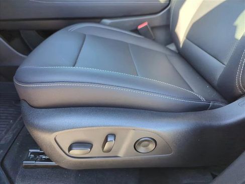 Used 2026 Chevrolet Traverse LT w/ Driver Confidence Package FWD image 11