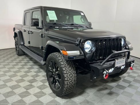 Used 2021 Jeep Gladiator Overland image 4