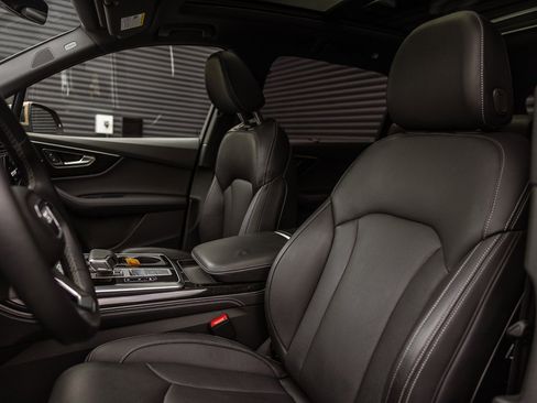 Used 2025 Audi Q7 3.0T Prestige image 5