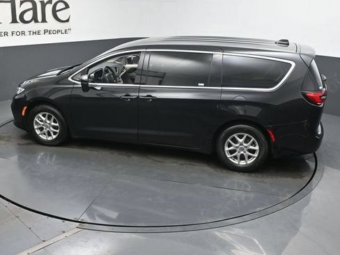 Used 2023 Chrysler Pacifica Touring-L FWD image 47