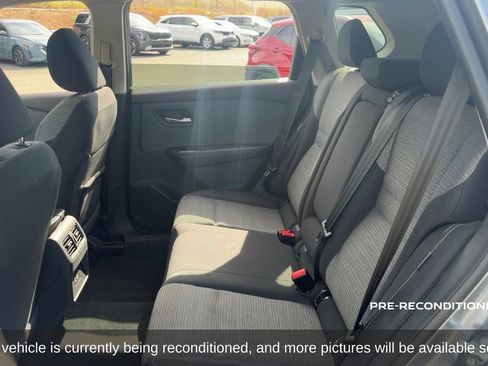 Used 2023 Nissan Rogue SV FWD image 12
