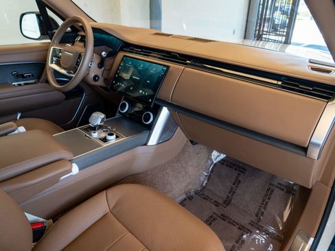Used 2022 Land Rover Range Rover SV AWD/4WD image 18