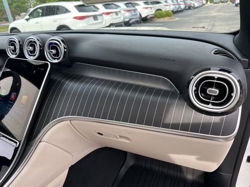 New 2026 Mercedes-Benz GLC 300 4MATIC image 34