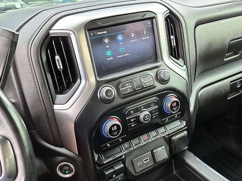 Certified 2022 Chevrolet Silverado 1500 LT Trail Boss w/ Convenience Package II AWD/4WD image 21