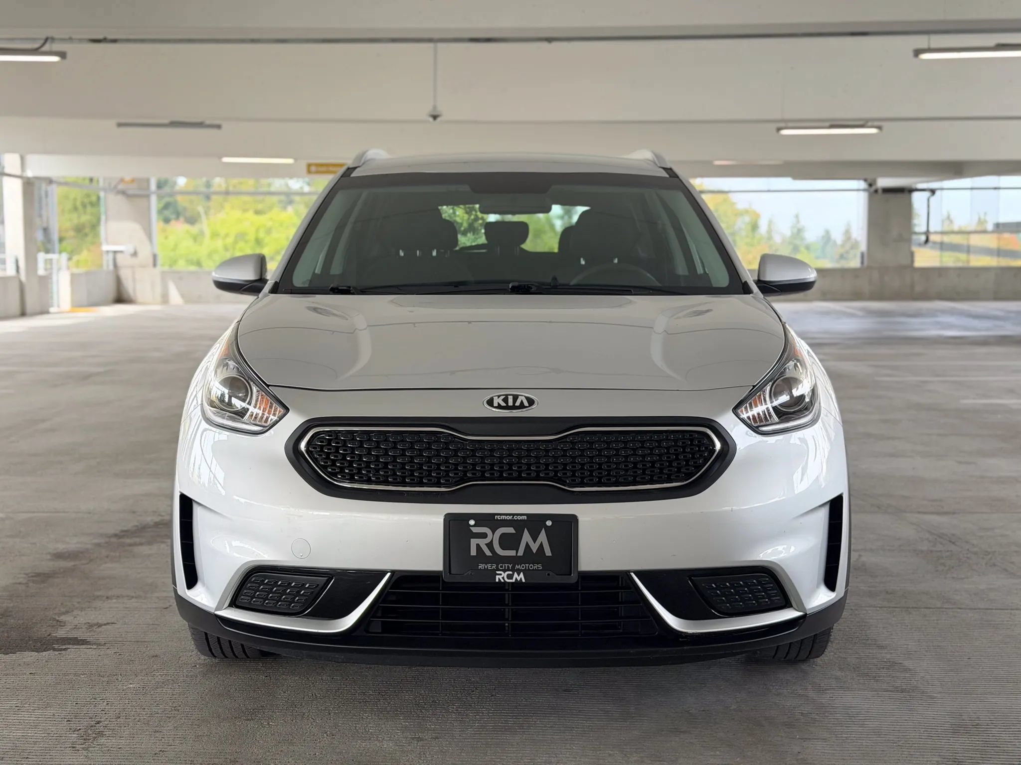 Used 2018 Kia Niro LX FWD image 2
