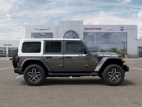 New 2026 Jeep Wrangler Unlimited Sahara w/ Whitecap Package AWD/4WD image 23