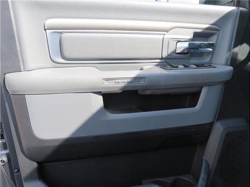 Used 2016 RAM 2500 SLT AWD/4WD image 13