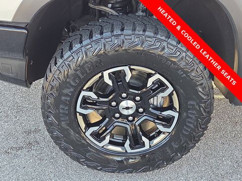 Used 2022 Chevrolet Silverado 1500 ZR2 w/ Technology Package image 7