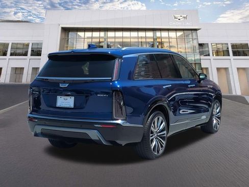 Certified 2026 Cadillac Vistiq Premium Luxury AWD/4WD image 7