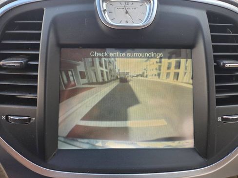 Used 2012 Chrysler 300 C image 30