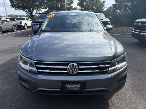 Used 2020 Volkswagen Tiguan SE w/ Panoramic Sunroof Package FWD image 3