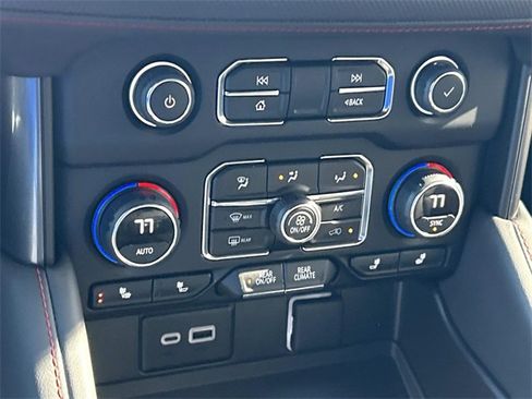 Used 2024 Chevrolet Suburban RST image 38