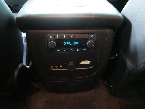 Used 2011 GMC Yukon Denali image 22