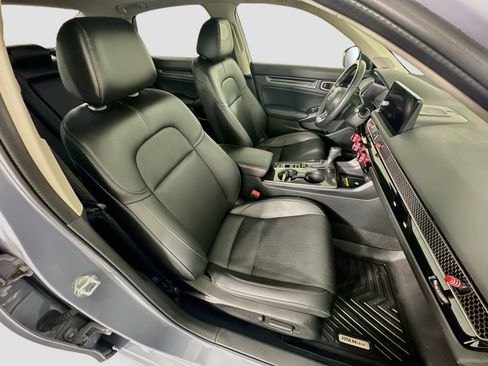 Used 2023 Honda Civic Touring image 31