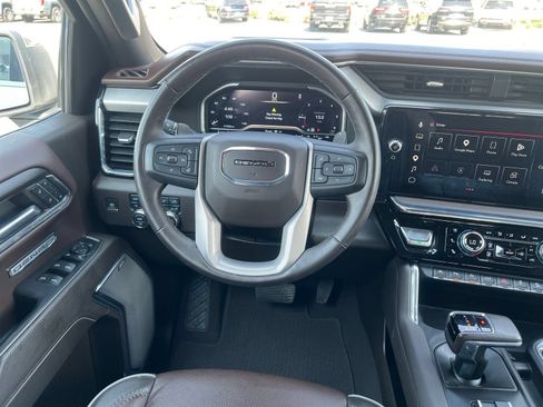 Used 2024 GMC Sierra 1500 Denali w/ Denali Reserve Package AWD/4WD image 13