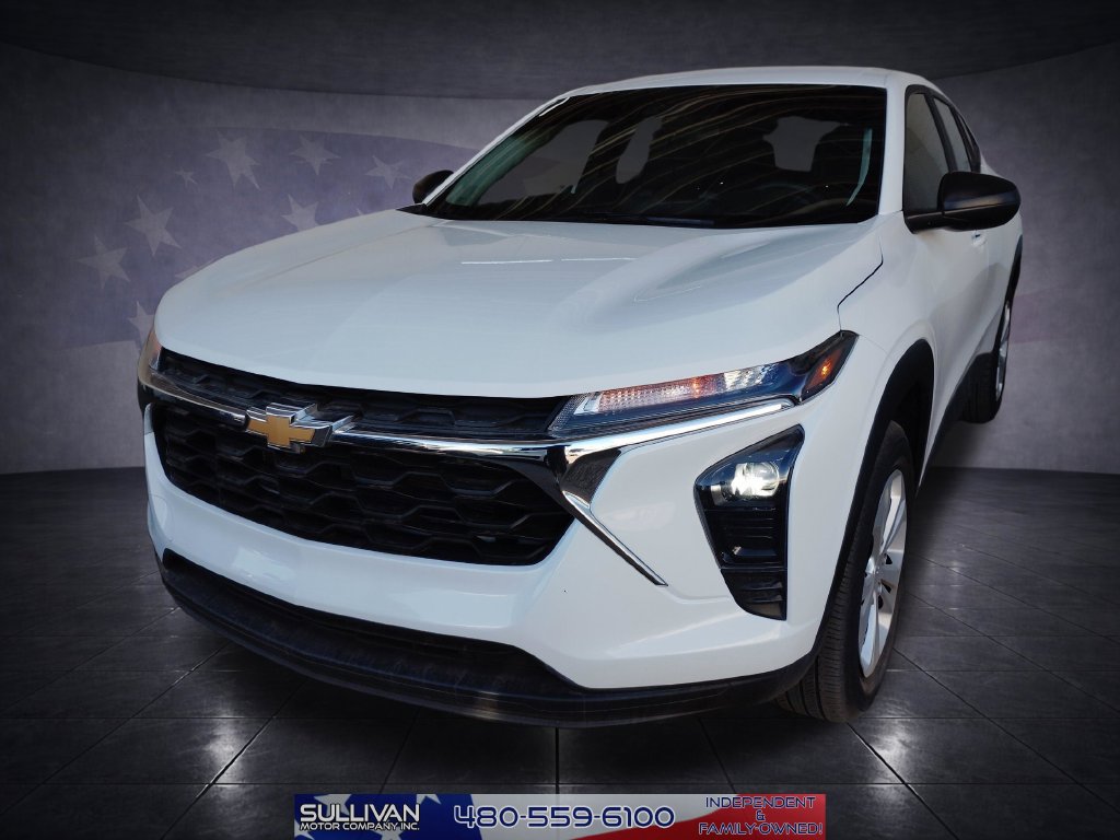 Used 2024 Chevrolet Trax LS FWD image 1