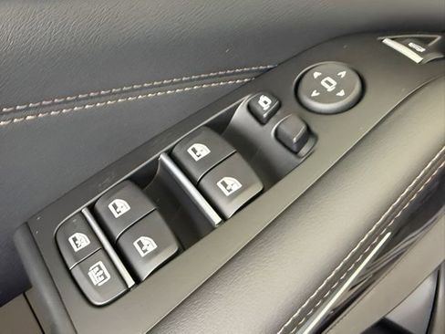 Used 2026 BMW X7 xDrive40i w/ M Sport Package image 19