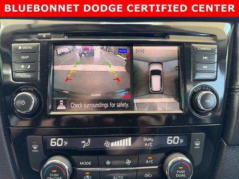 Used 2019 Nissan Rogue SL AWD/4WD image 16