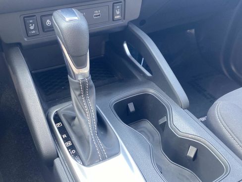 Used 2024 Nissan Frontier SV w/ Technology Package image 19