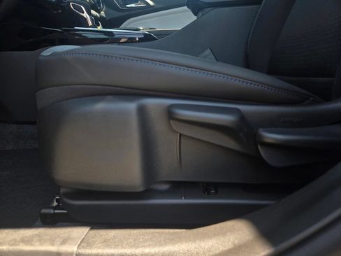 New 2026 Chevrolet Trax LT w/ LT Convenience Package FWD image 12