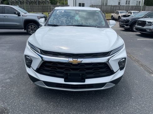 Certified 2025 Chevrolet Blazer LT FWD image 3
