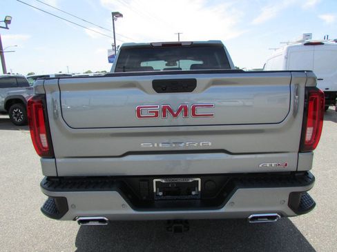 Used 2025 GMC Sierra 1500 AT4 AWD/4WD image 8