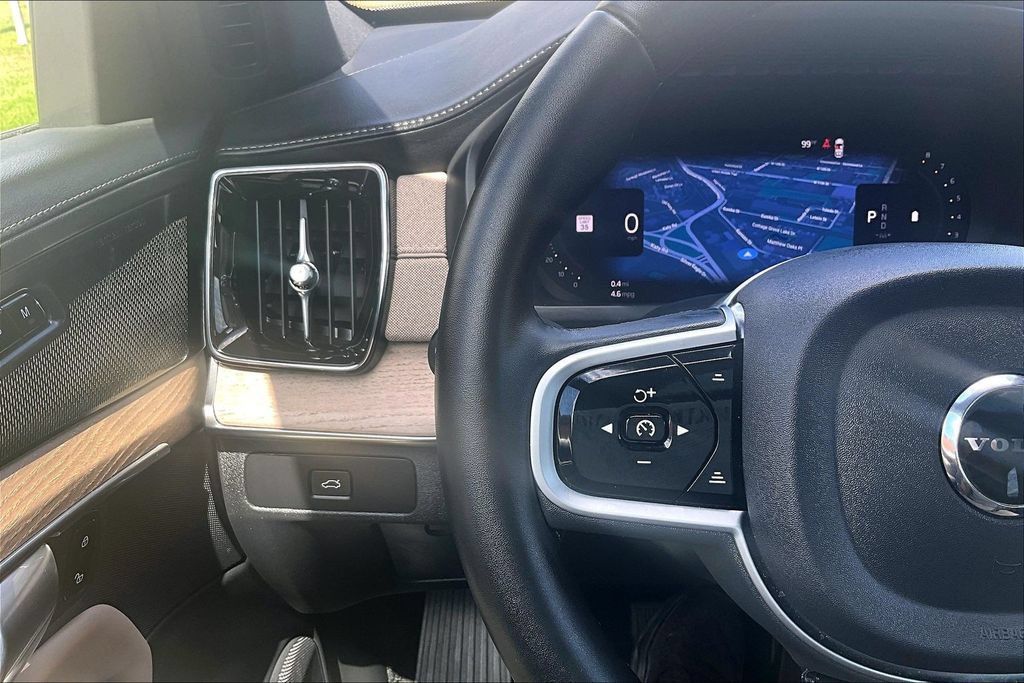 Certified 2026 Volvo XC90 B6 Plus AWD/4WD image 26