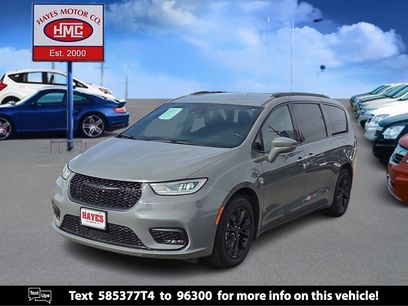 Used 2021 Chrysler Pacifica Touring w/ S Appearance Package