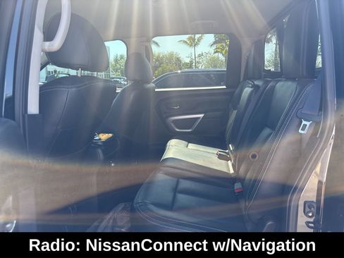 Used 2021 Nissan Titan SV w/ SV Convenience Package image 6