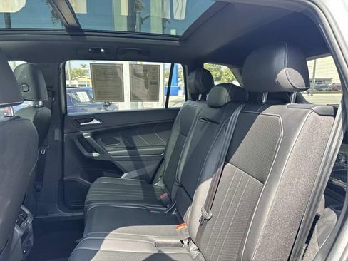Used 2022 Volkswagen Tiguan SE R-Line FWD image 12
