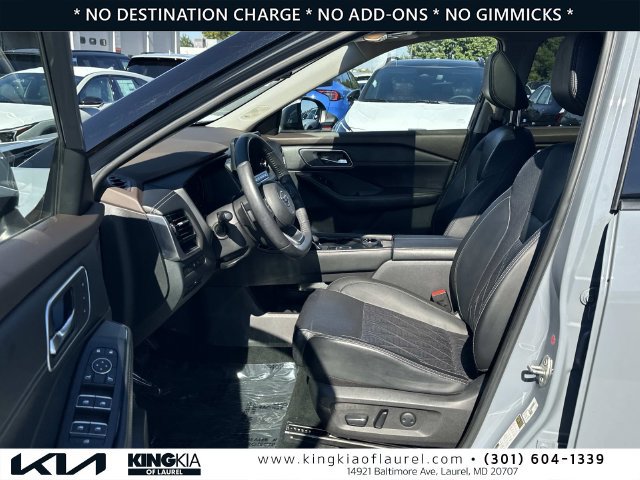 Used 2021 Nissan Rogue Platinum AWD/4WD image 21