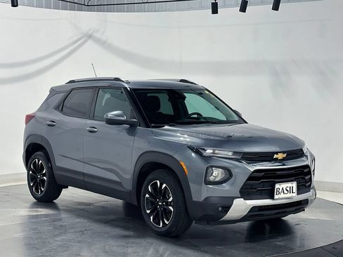 Used 2021 Chevrolet TrailBlazer LT w/ Driver Confidence Package FWD image 38