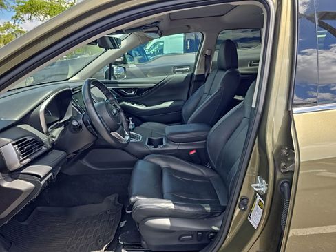 Used 2023 Subaru Outback Touring AWD/4WD image 4