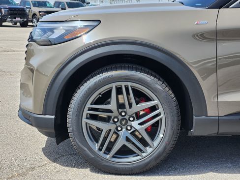 New 2026 Ford Explorer ST-Line w/ ST-Line Street Pack RWD image 6