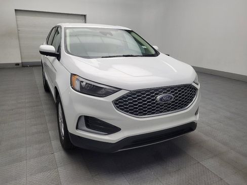 Used 2023 Ford Edge SEL image 13